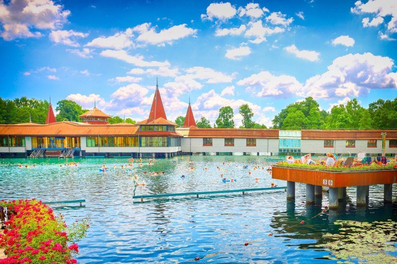 Světově unikátní geotermální jezero v Hevízu
