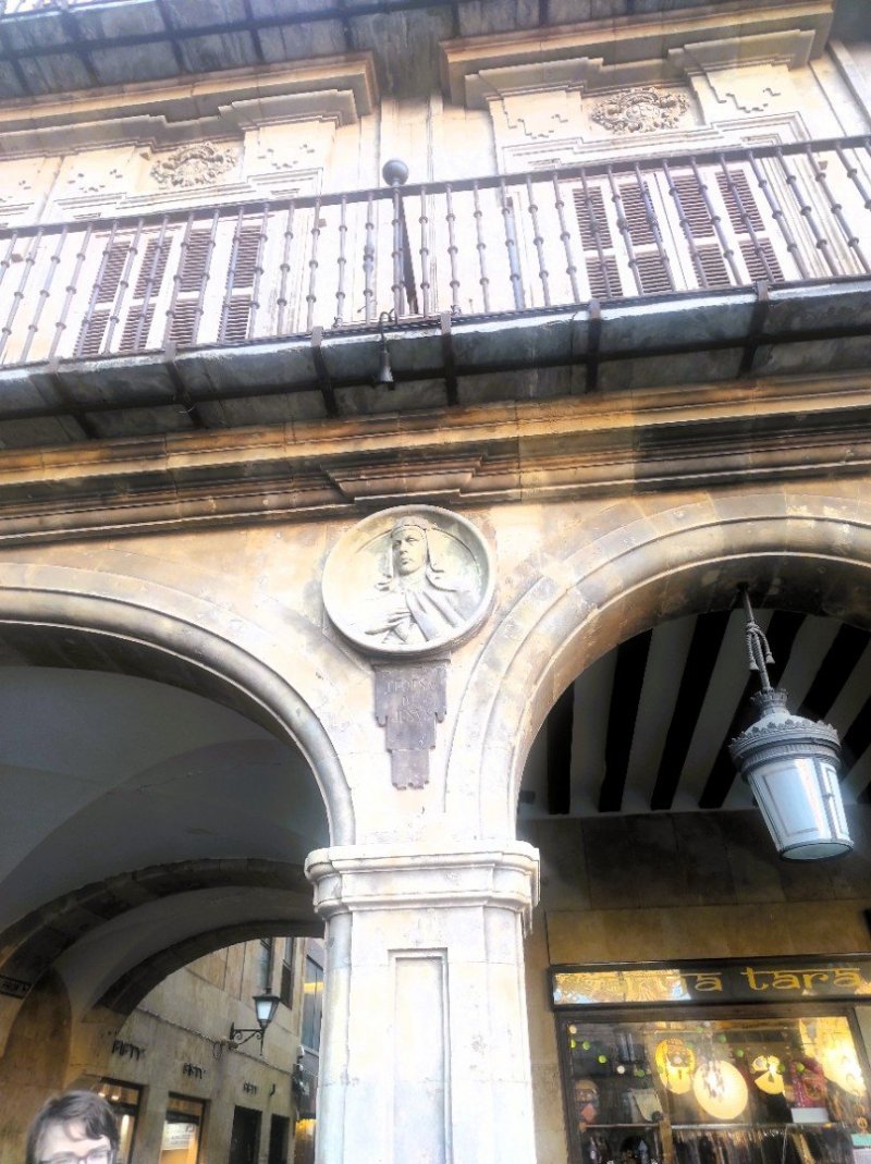 Náměstí Plaza Mayor - medailony s portréty slavných osobností španělských dějin