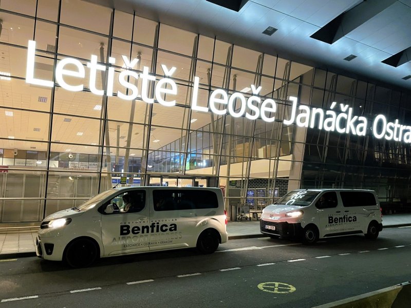 Přímý let Málaga – Ostrava za námi a teď už jen mikrobusem domů