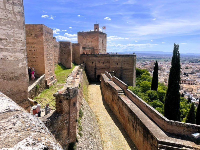 Maurská pevnost Alcazaba s věží Torre