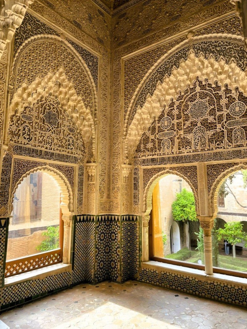 Úchvatné geometrické vzory v Nasrovských palácích