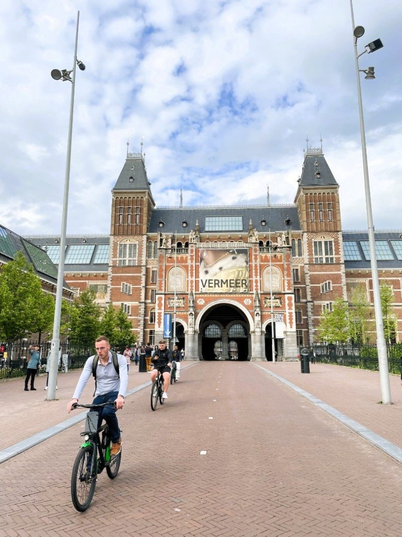Amsterdamu: Rijksmuseum (Říšské muzeum) patří mezi nejnavštěvovanější muzea umění na světě.