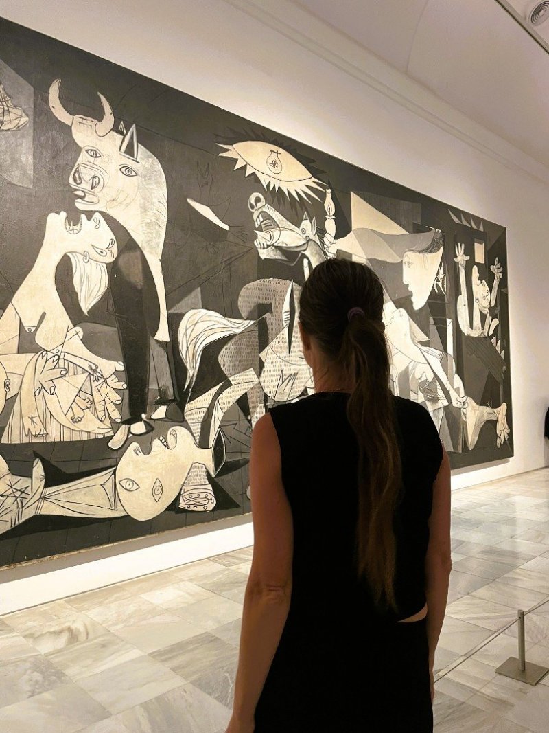 Malé upozornění: Slavný obraz Guernica od Pabla Picassa se ve skutečnosti nenachází v Muzeu Prado, ale v nedalekém Muzeu královny Žofie.