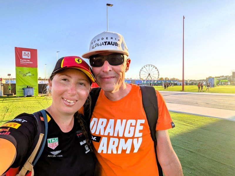 Pavel Plucnar a Adéla Plucnarová na závodě formule 1 v Madridu.